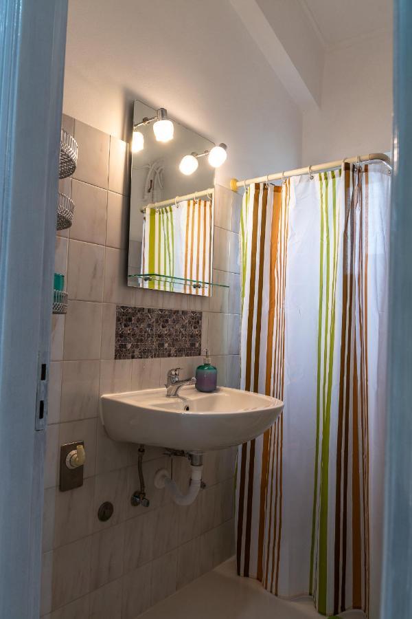 Ritsinia Apartments เอยิโอ ภายนอก รูปภาพ